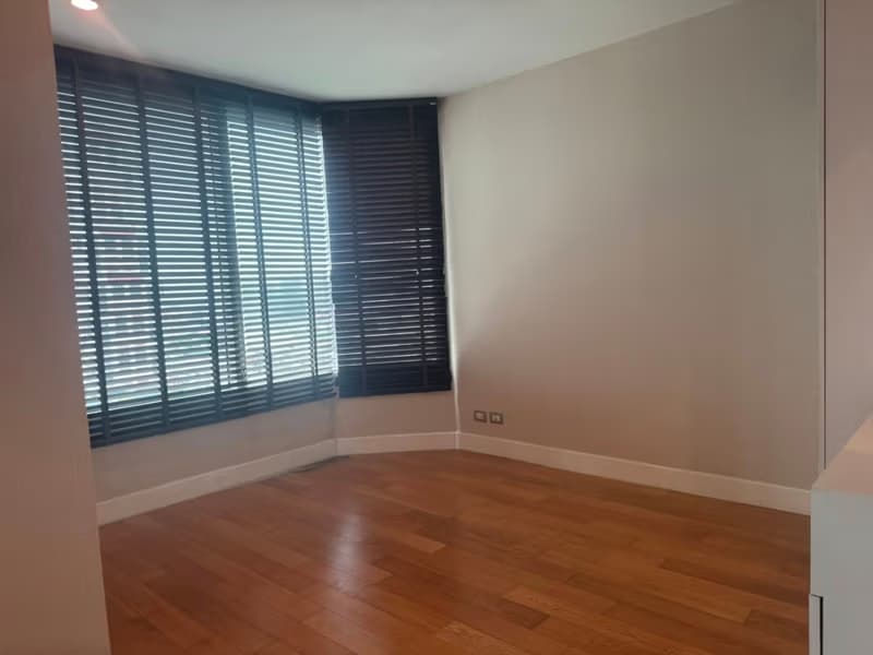 3 Bed Condo for Rent in Khlong San
