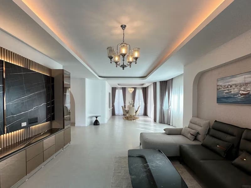 5 Bed House for Sale in San Kamphaeng