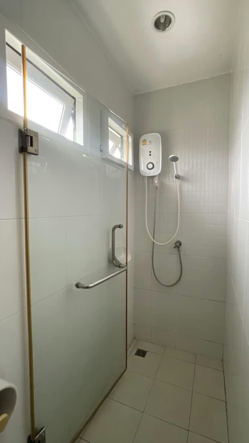 3 Bed House for Rent in Saraphi - Image 9