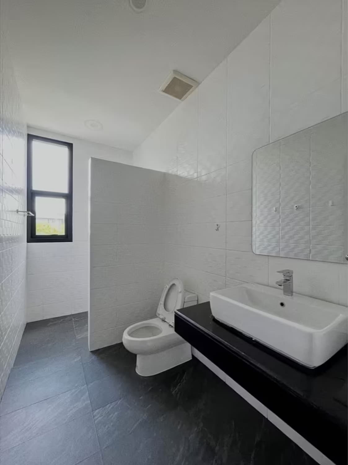 4 Bedroom House - Image 6