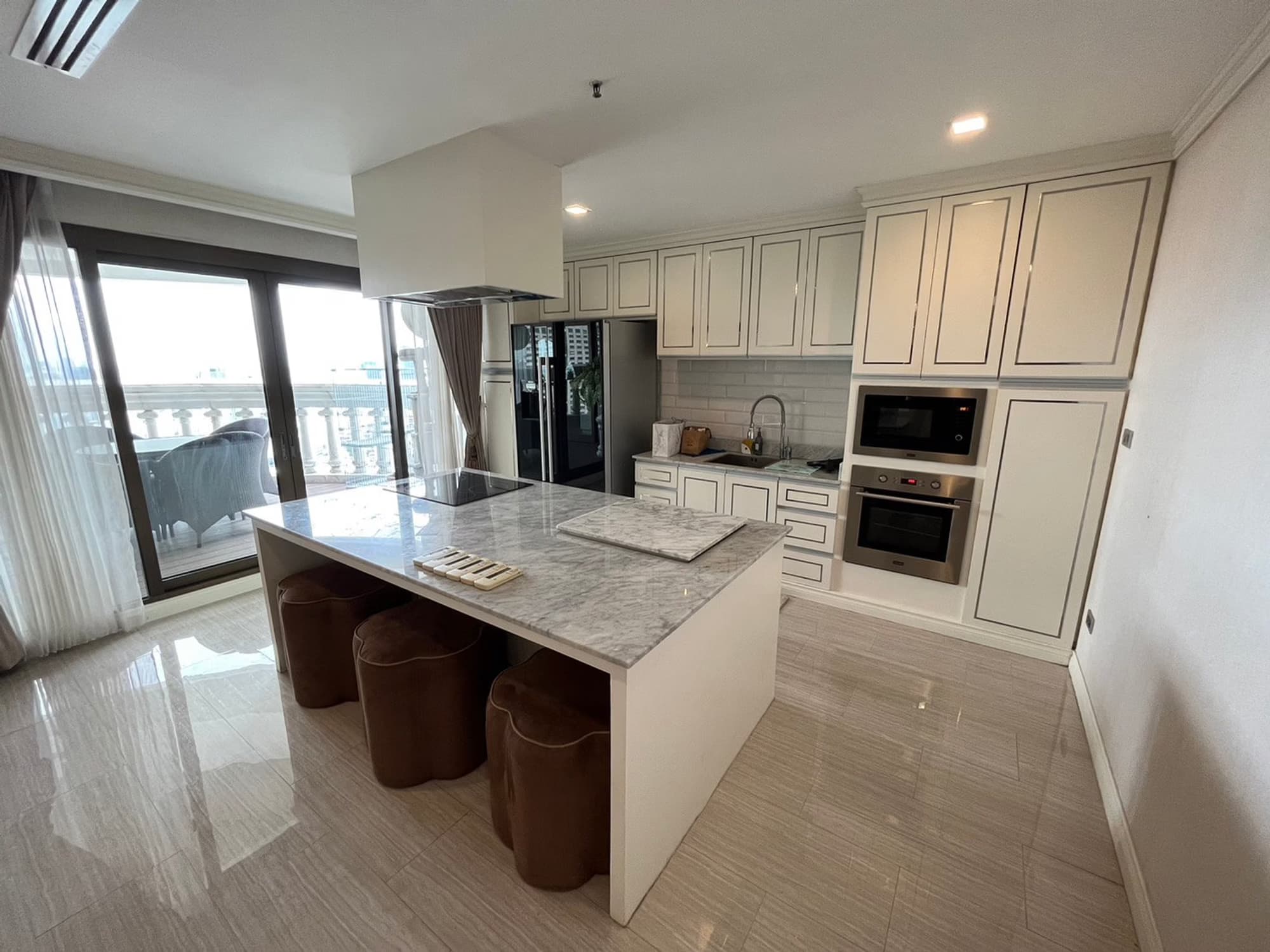 3 Bed Condo for Sale in Bang Rak - Image 4