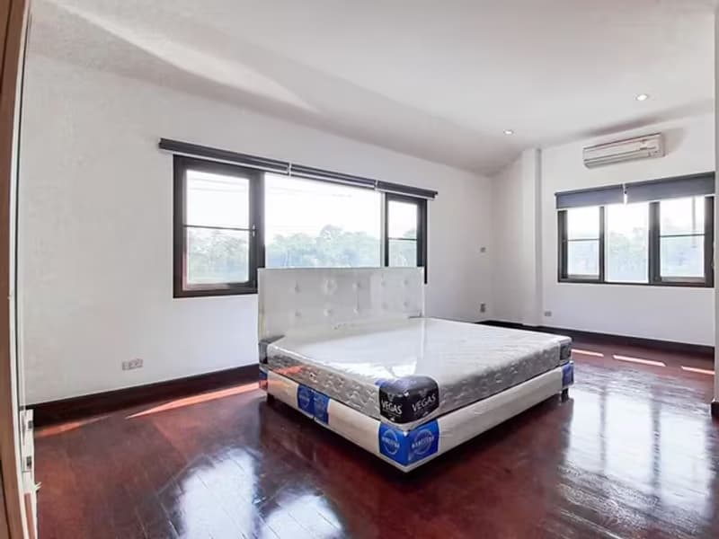 9 Bedroom Pool Villa