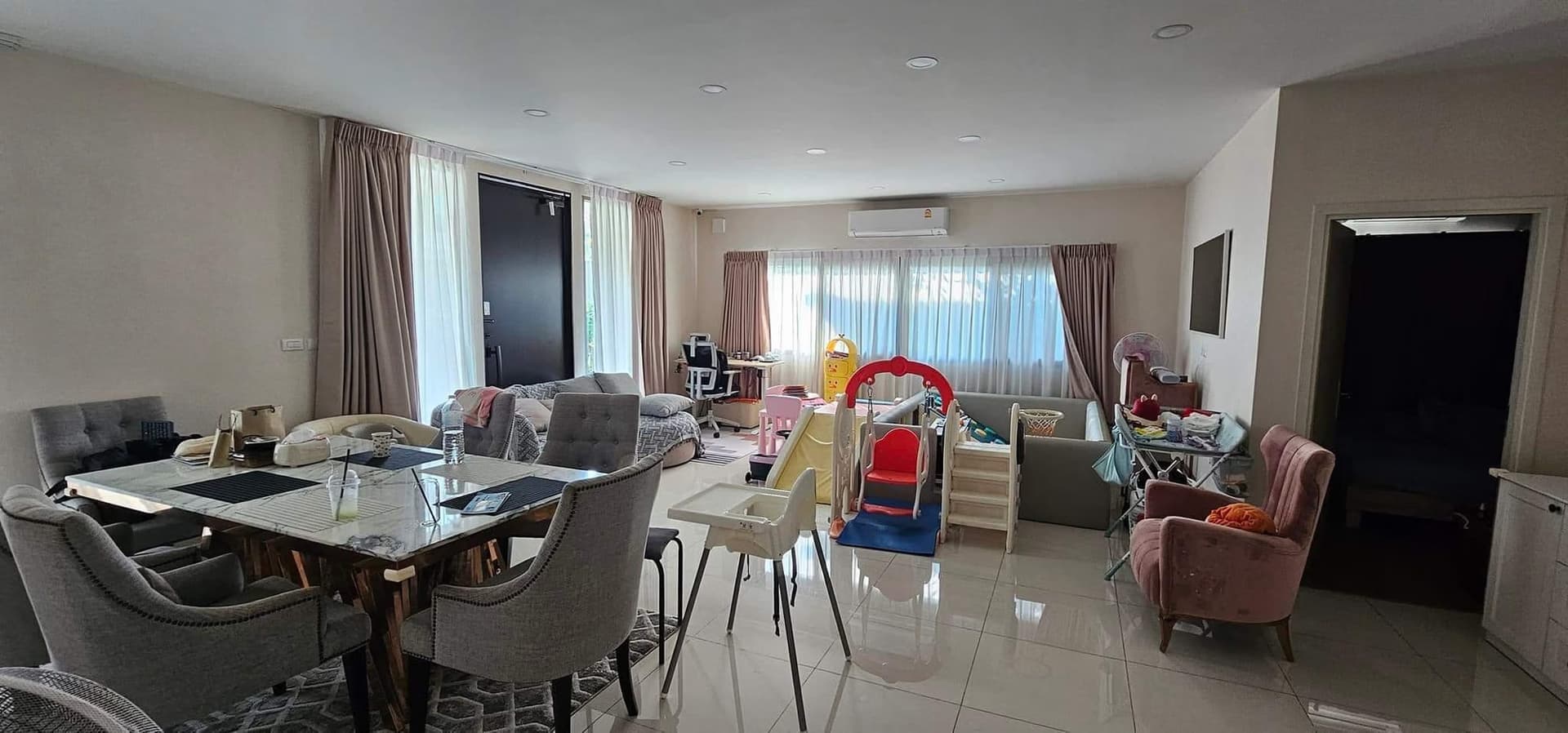 4 Bed House for Rent and Sale in Lat Krabang - Image 4