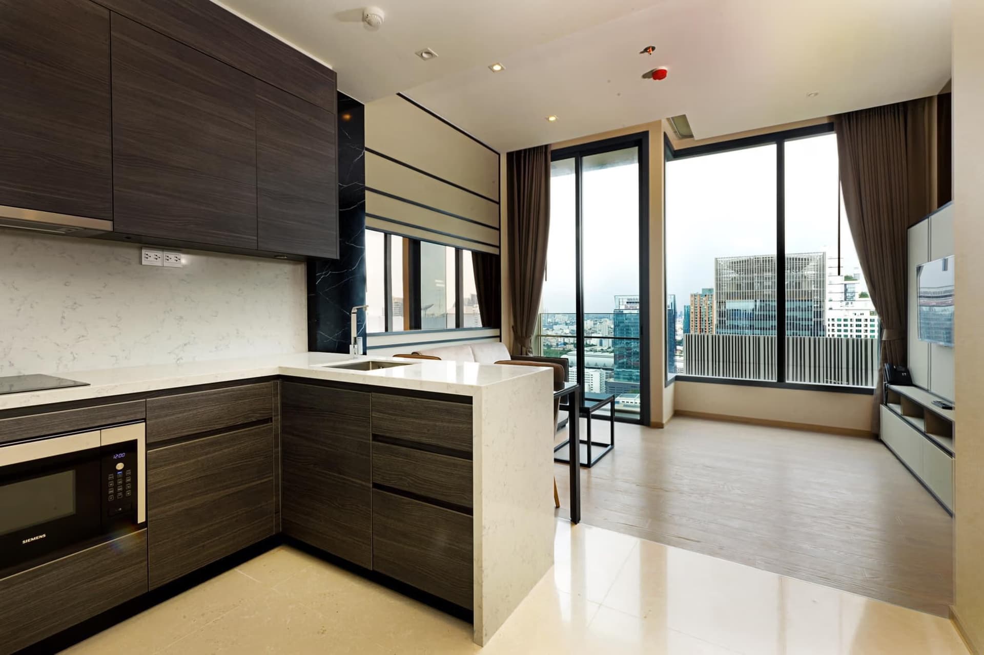 1 ห้องนอน Condo สำหรับ จำหน่าย ใกล้ Asok BTS - Image 9