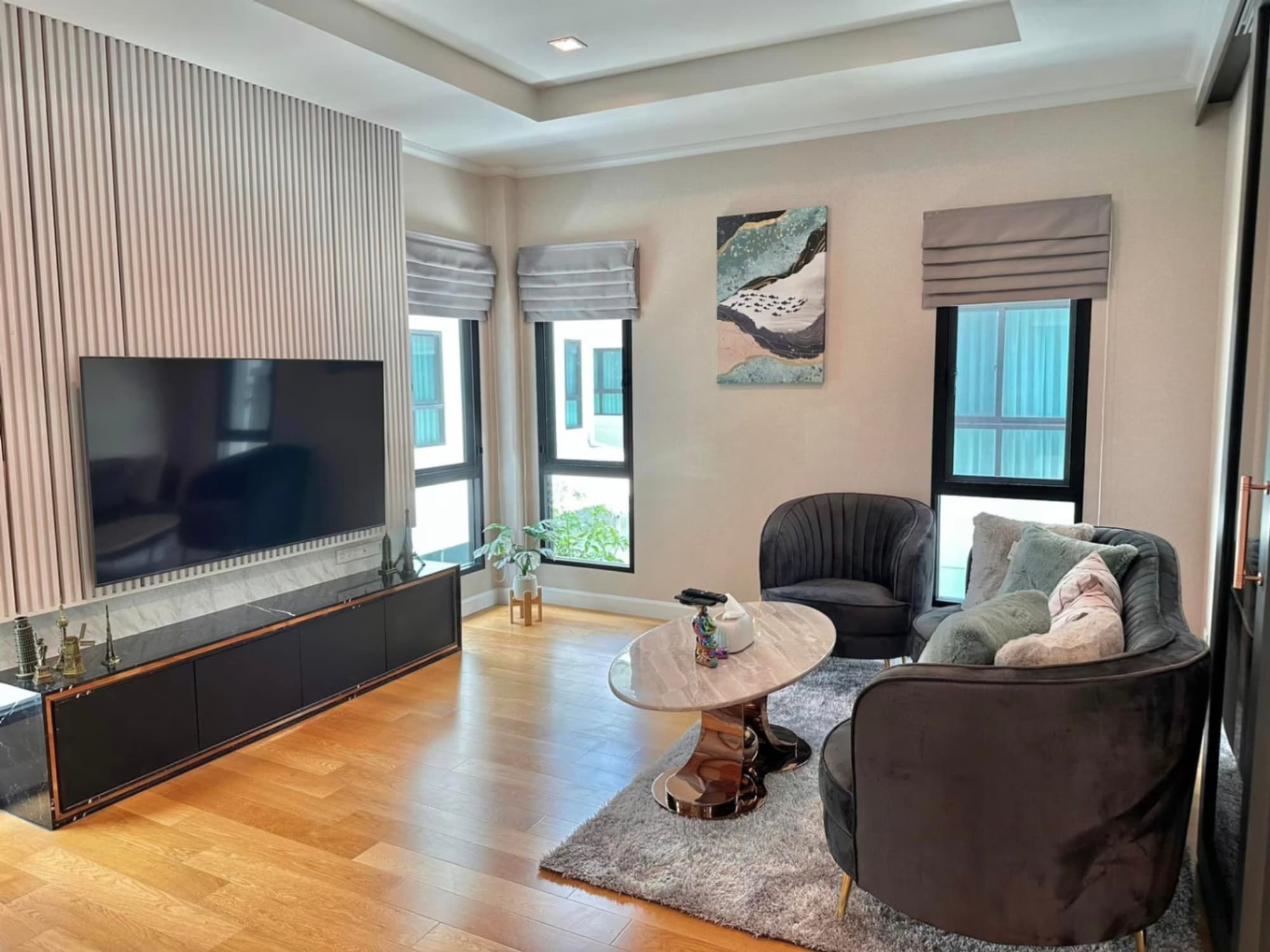 5 Bed House for Rent and Sale in ประเวศ - Image 2