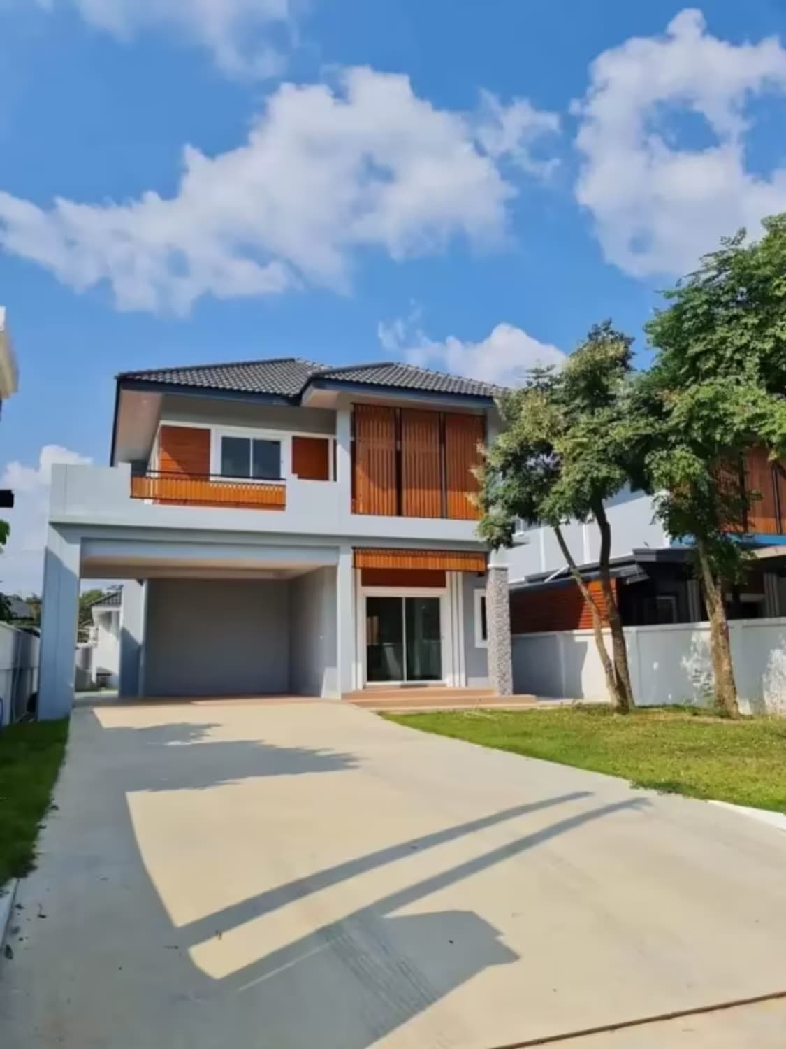 4 Bedroom House - Image 1