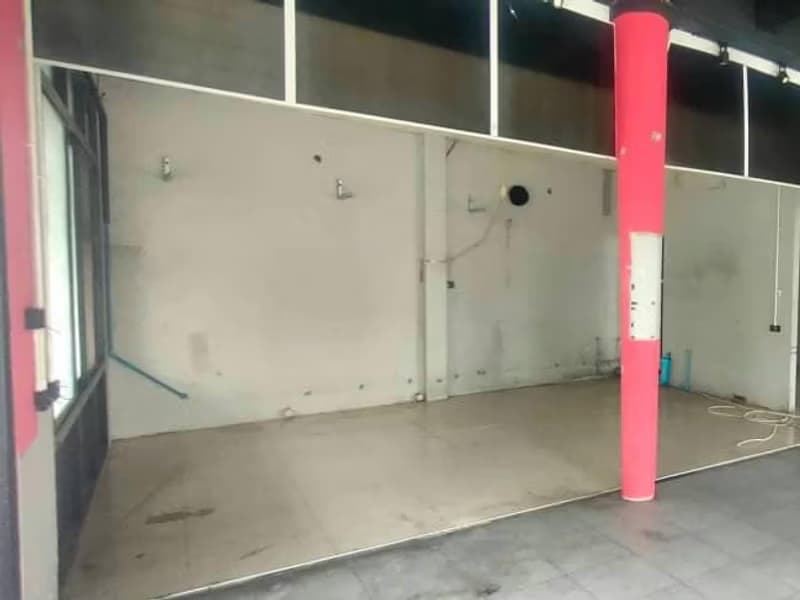 undefined Bed Commercial for Rent in Khlong Toei