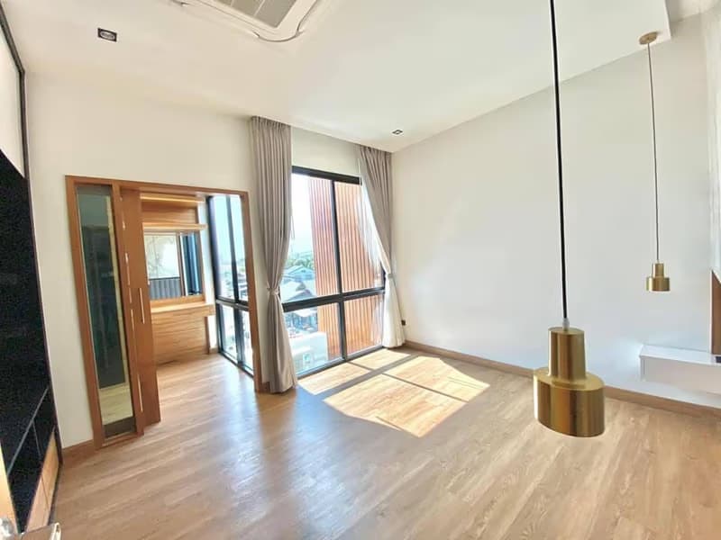 4 Bed Townhouse for Sale in San Sai