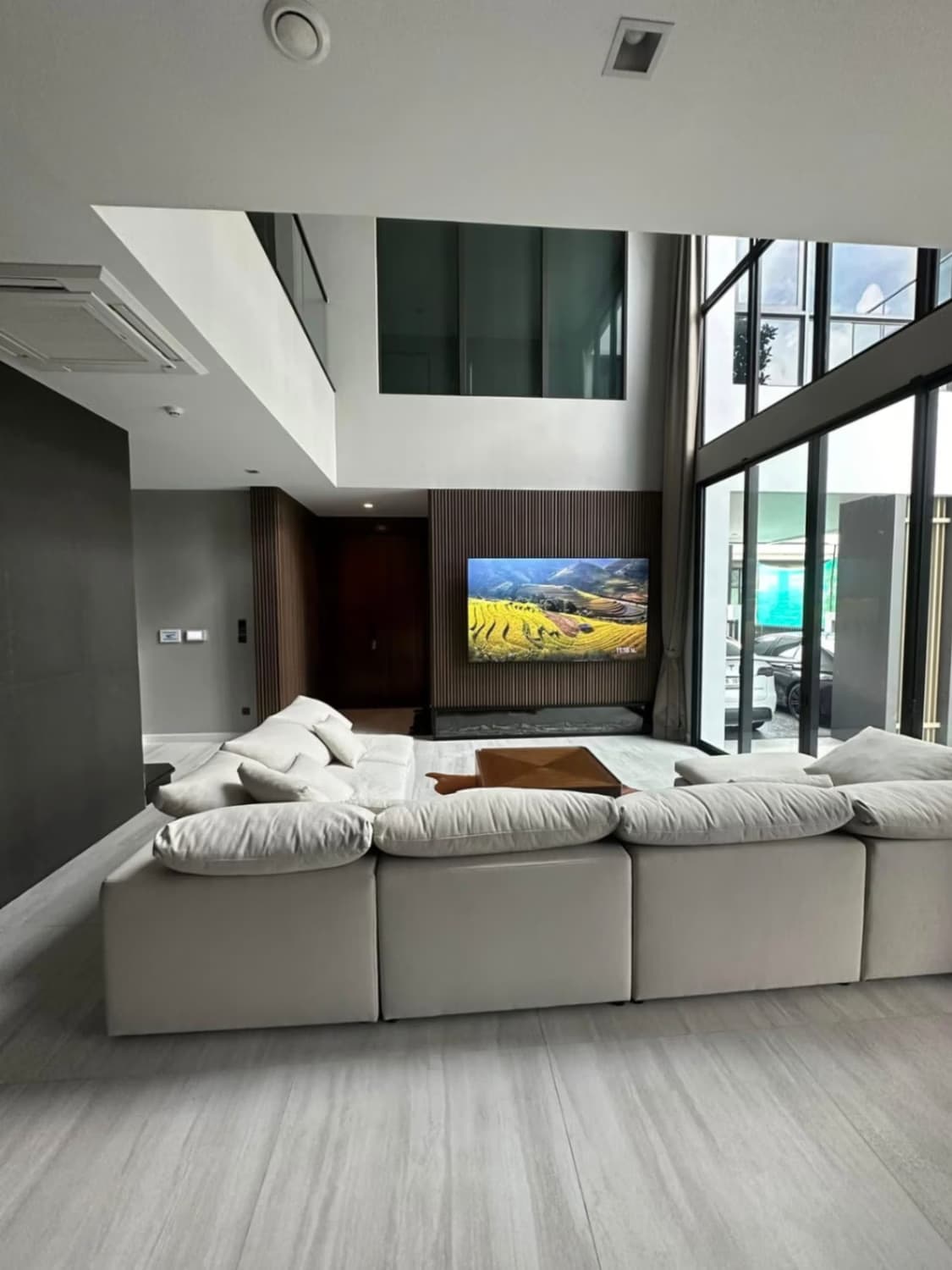 4 Bed House for Rent in Saphan Sung - Image 11
