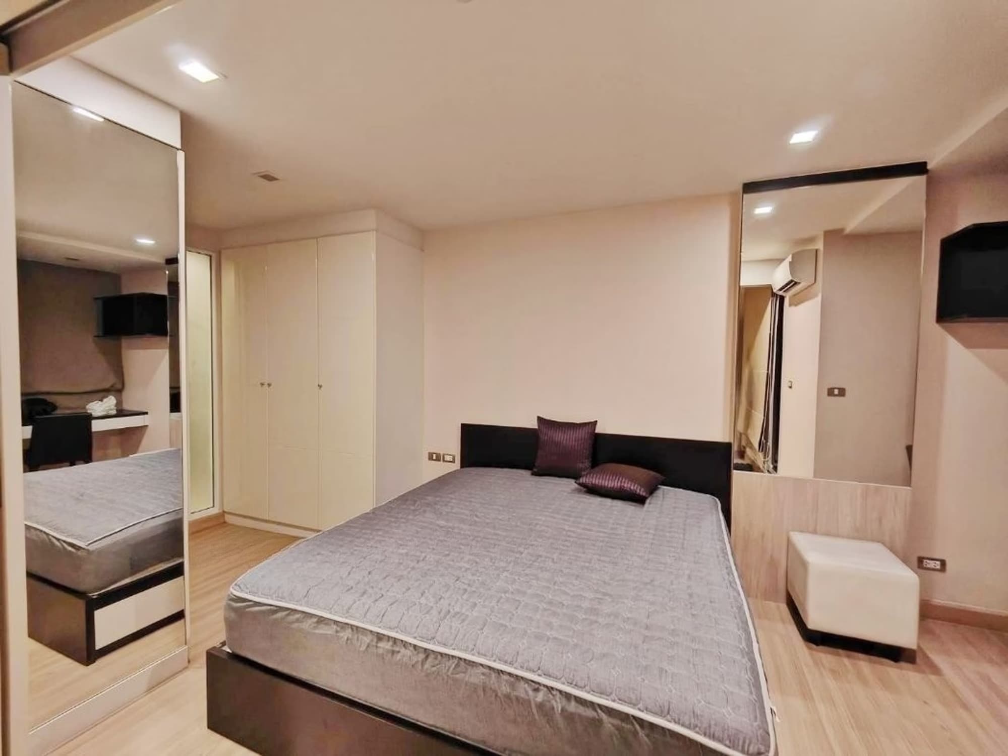 1 Bed Condo for Sale  Near Ekkamai BTS - Image 6