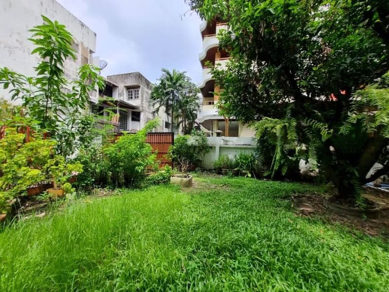 House for Rent in Watthana.  