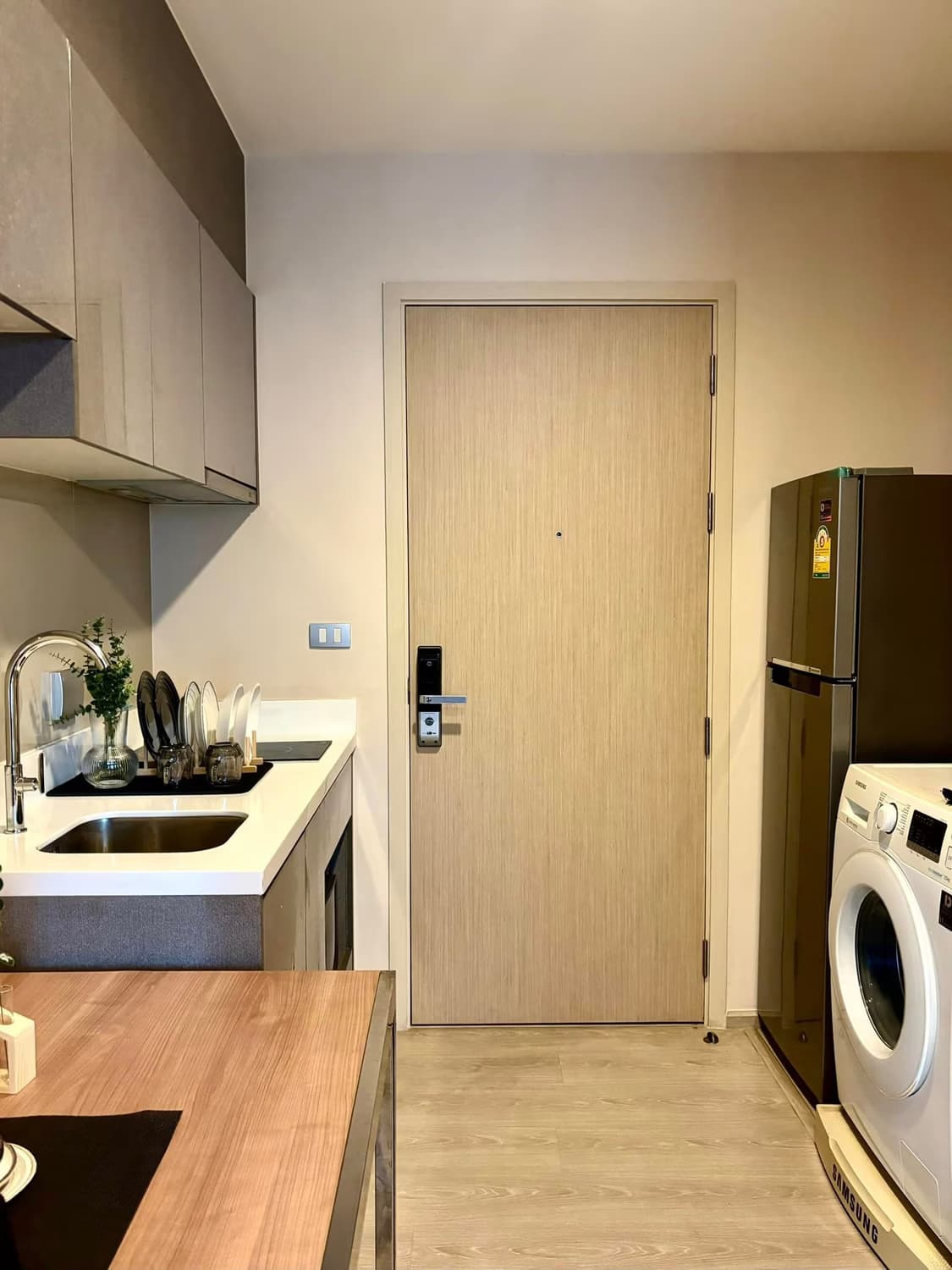 1 Bed Condo for Sale  Near Phra Ram 9 MRT - Image 4