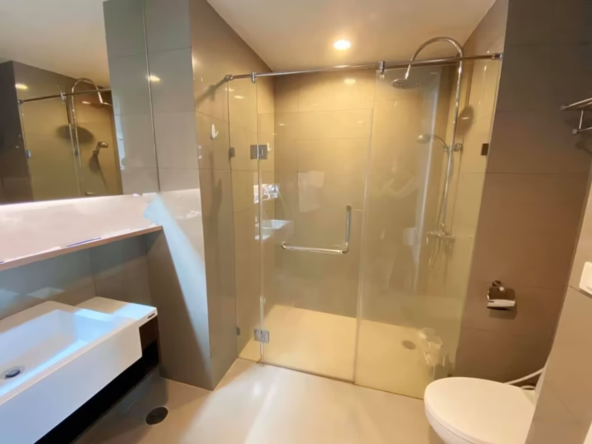 1 Bedroom Condo - Image 10