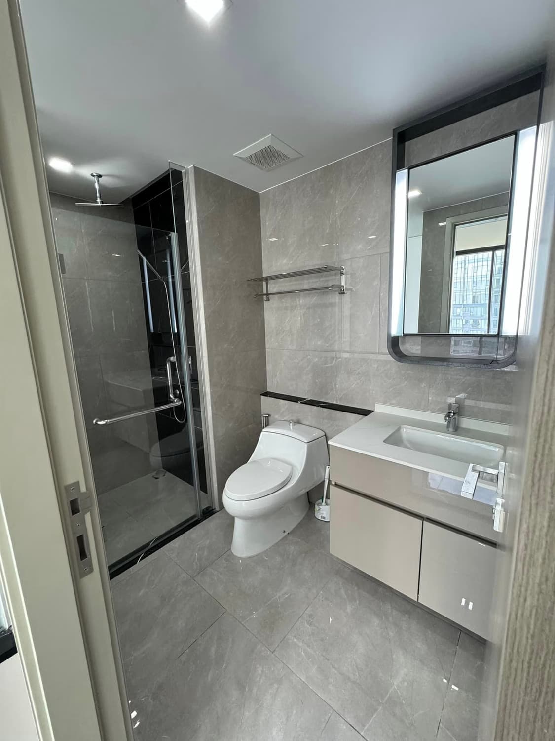 4 ห้องนอน Condo สำหรับ จำหน่าย ใกล้ Phra Ram 9 MRT - Image 17