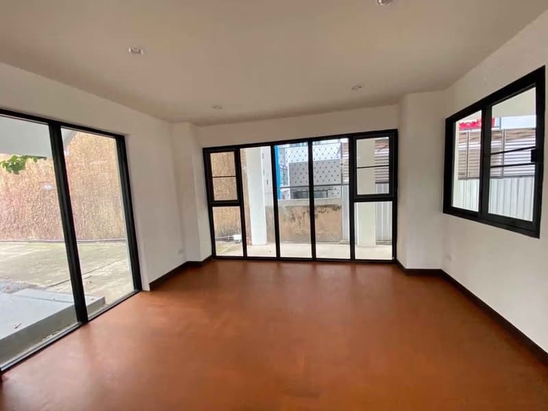 4 Bed House for Rent in Mueang Chiang Mai