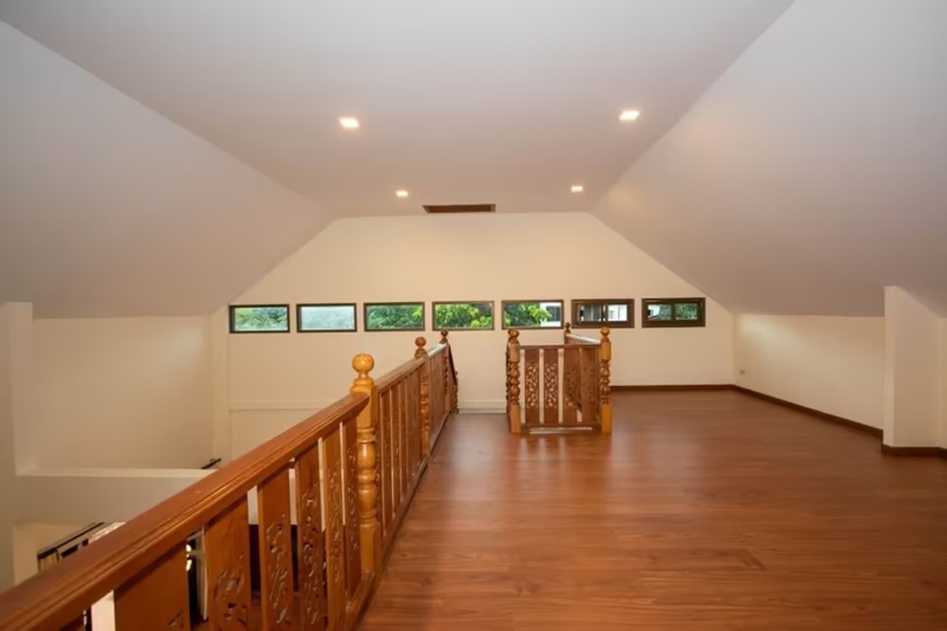 4 Bedroom House in Nong Hoi - Image 4