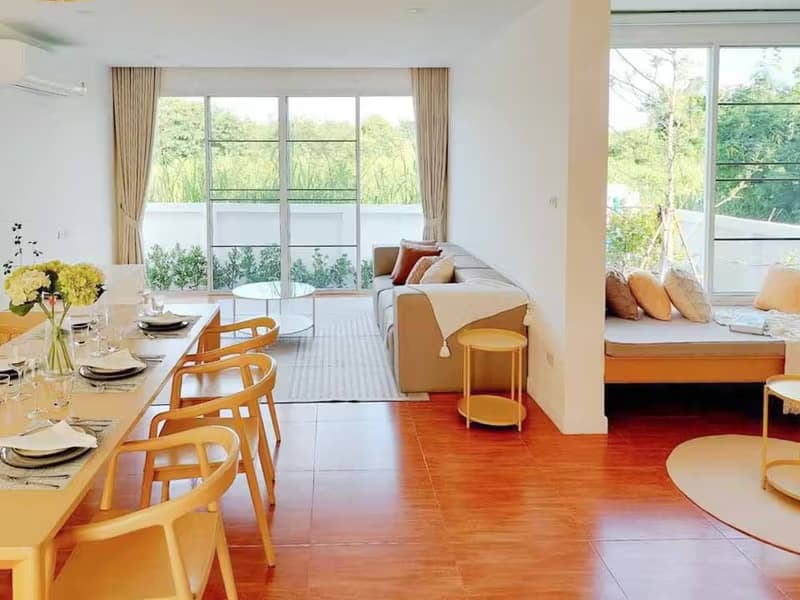 MINIMAL NORDIC-STYLE HOUSE