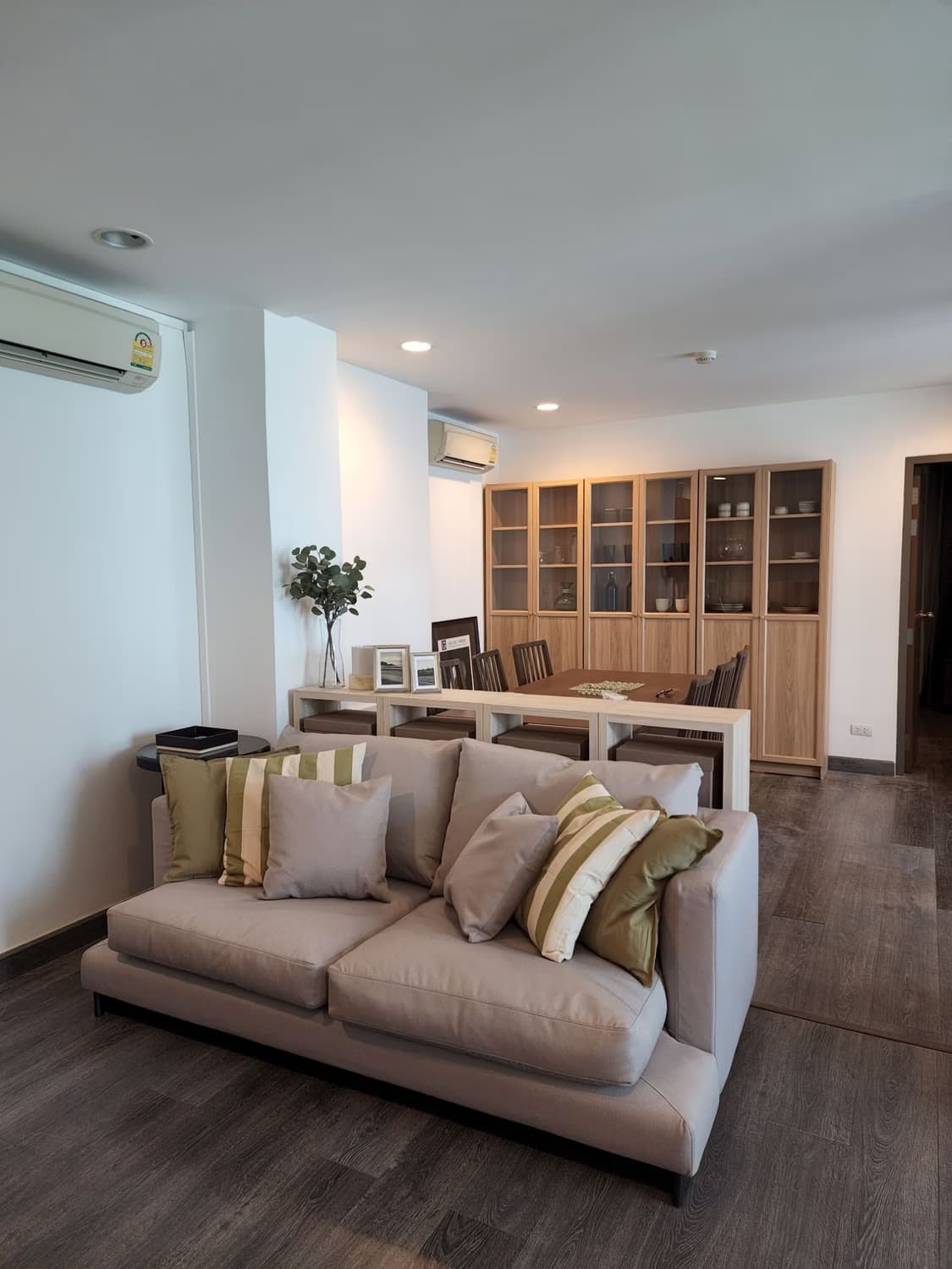 Condo for Rent at Rende Sukhumvit 23 - Image 1