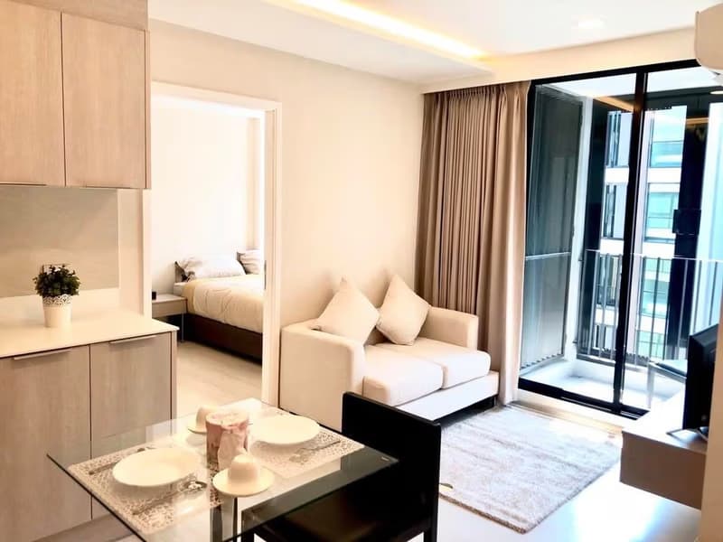 2 Bed Condo for Rent in Khlong Toei