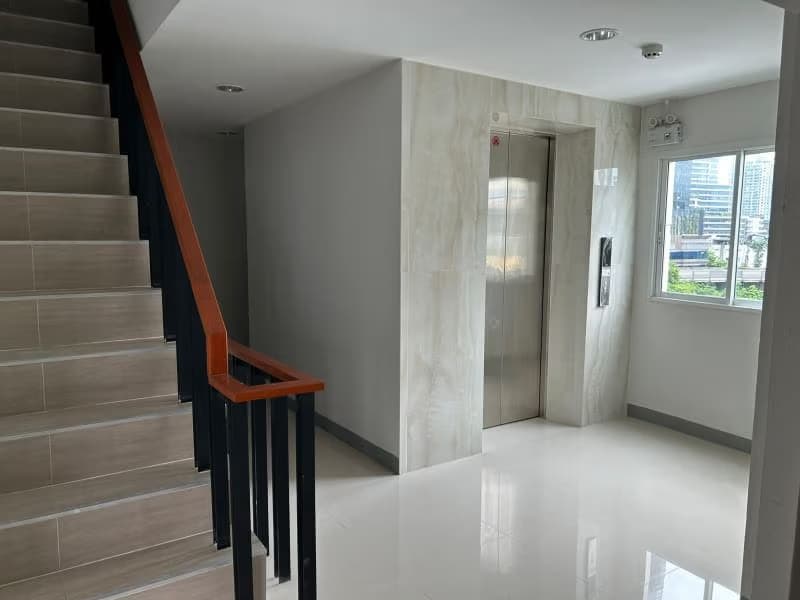undefined Bed Commercial for Rent in Bang Rak
