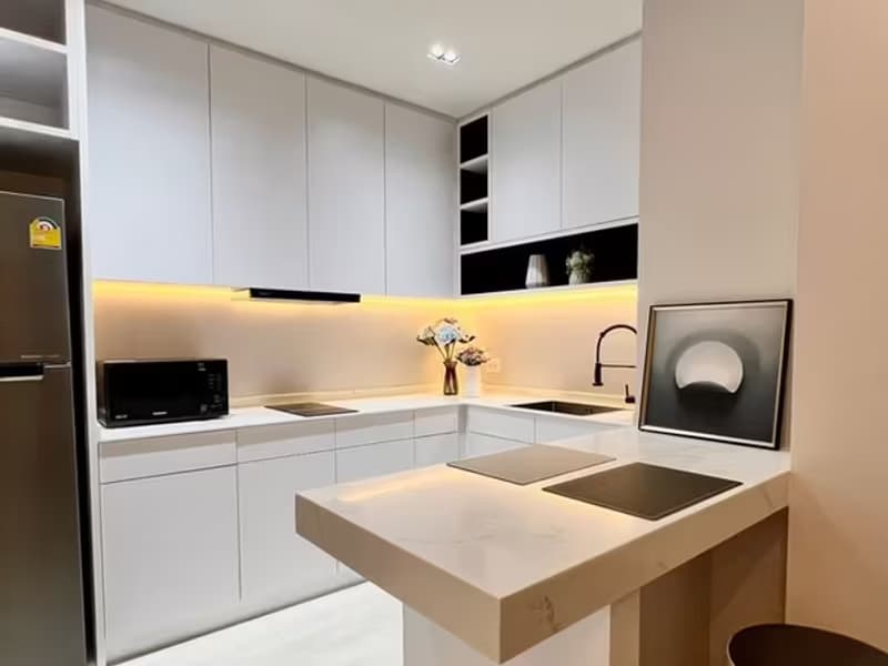 Condo for Rent at Noble Phloen Chit