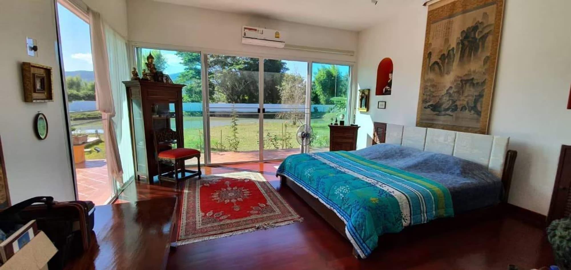 6 Bedroom House - Image 22