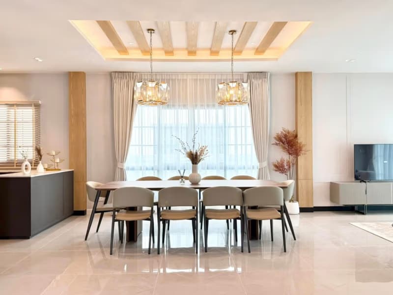 5 Bed House for Rent and Sale in Bang Phli District