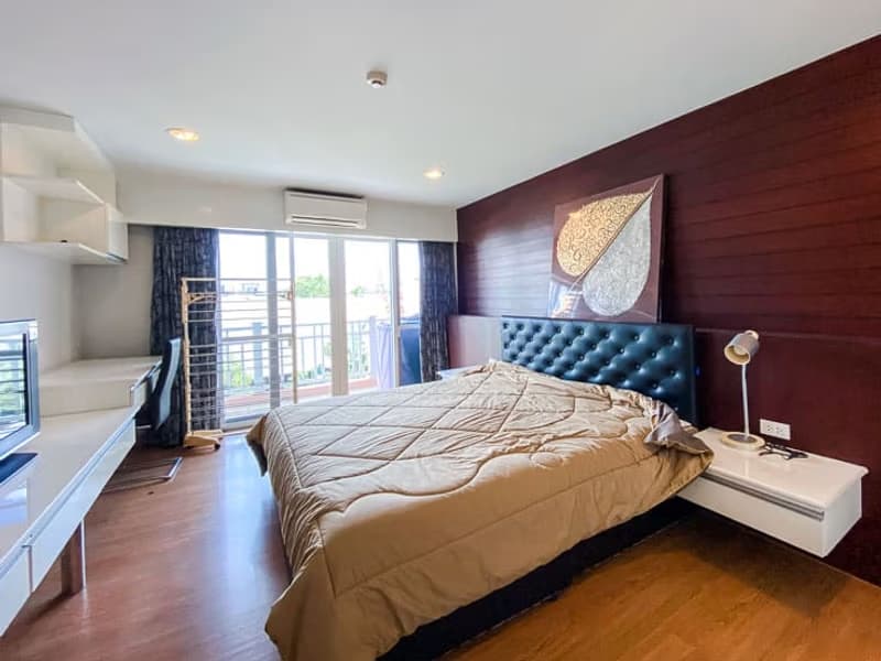 1 Bedroom Condo