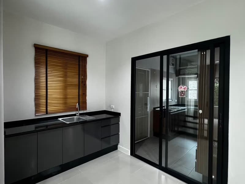 3 Bed House for Rent in Mueang Samut Prakan