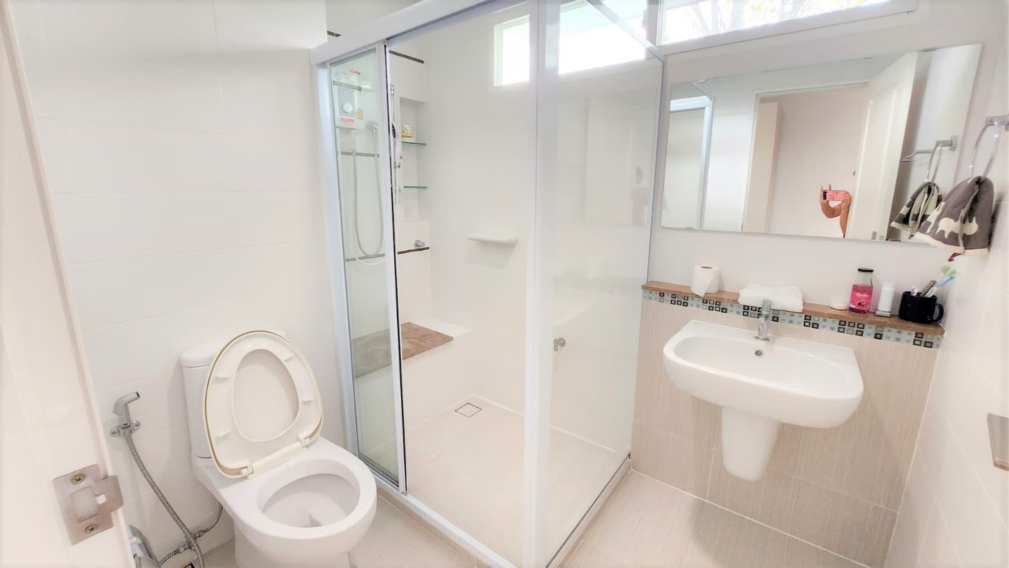 3 Bedroom House in Serene Lake - Image 14