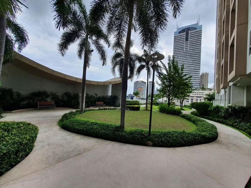 2 Bed Condo for Rent in Khlong San