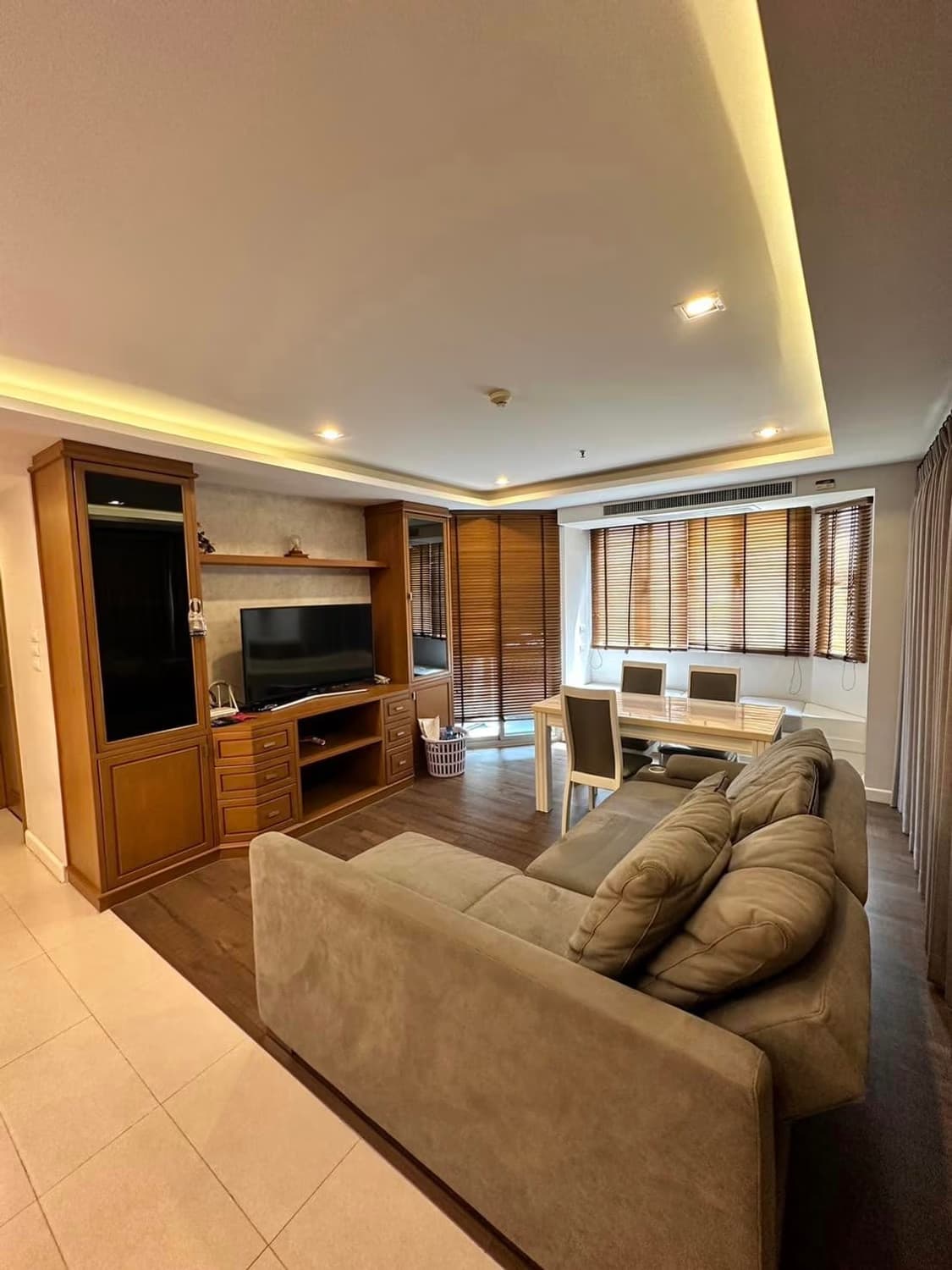1 Bed Condo for Rent and Sale in Bang Rak - Image 1