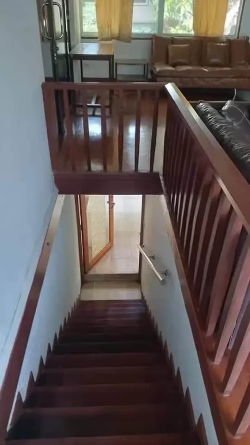 5 Bedroom House - Image 2