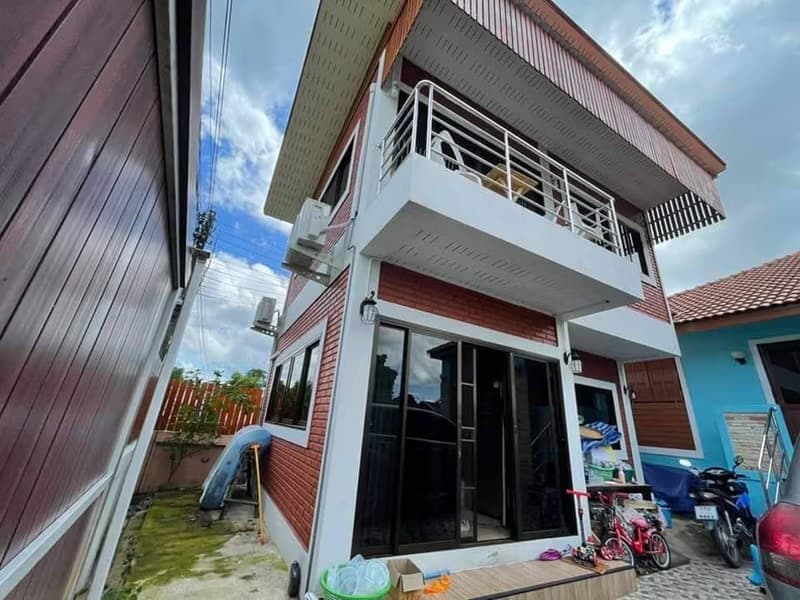 5 Bed House for Rent and Sale in San Sai