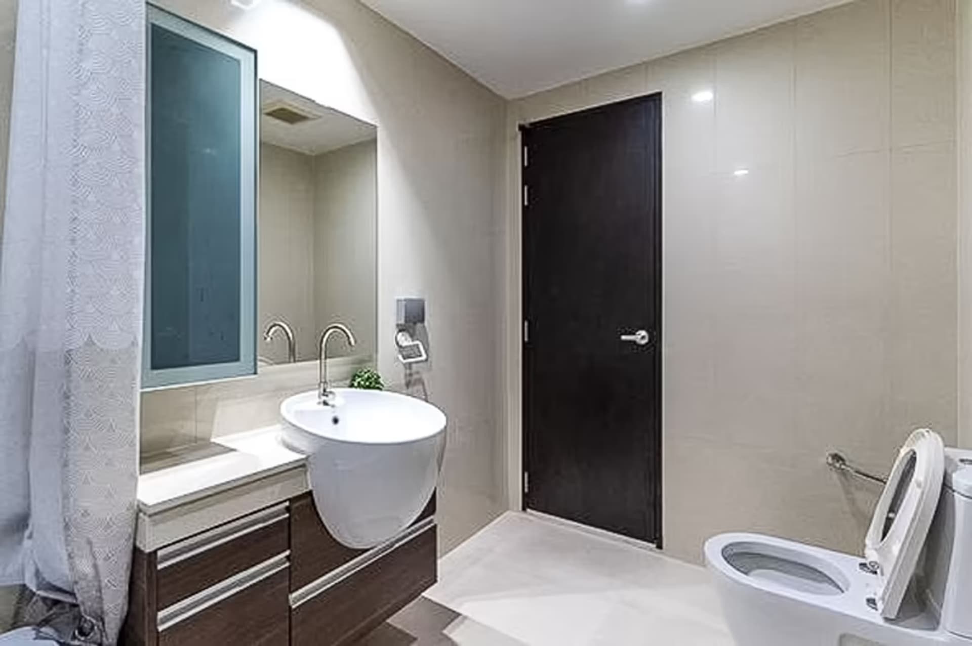 1 Bedroom Condo for rent at Skywalk Condominim - Image 8