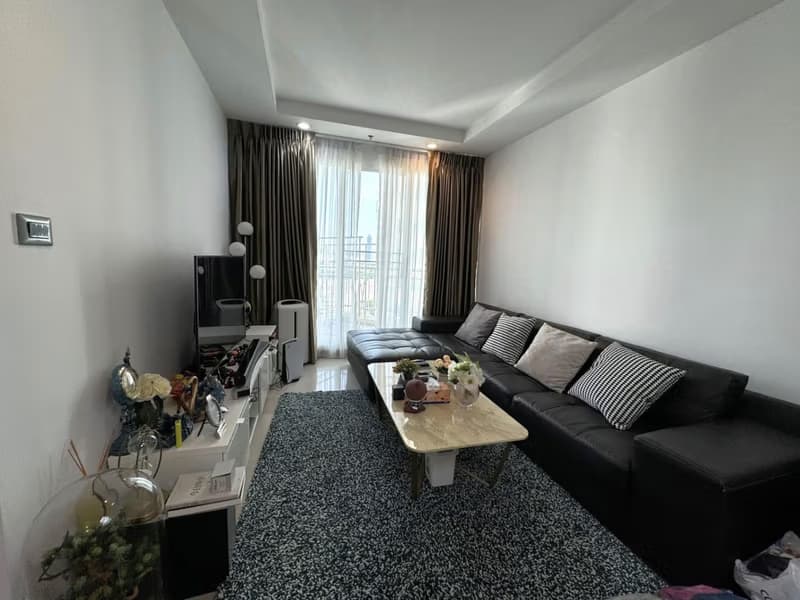 2 Bed Condo for Rent and Sale in Huai Khwang