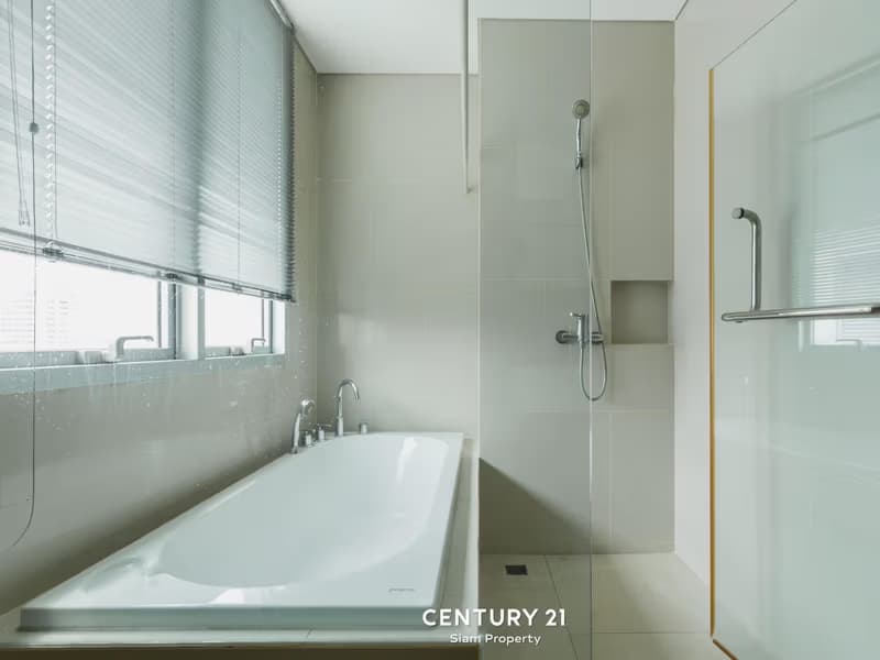 2 Bed Condo for Rent  Near Krung Thon Buri BTS