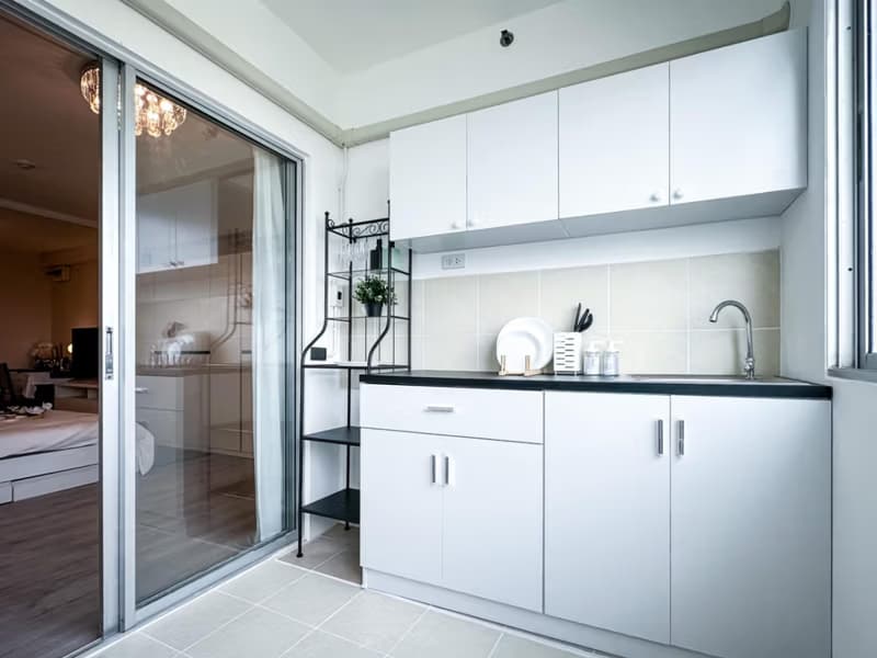 1 Bedroom Condo