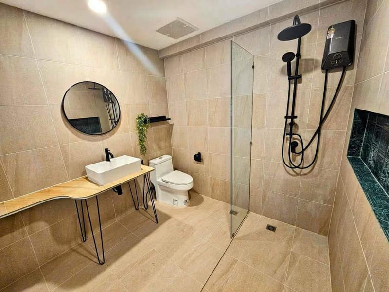 3 Bed Condo for Rent in Khlong Toei