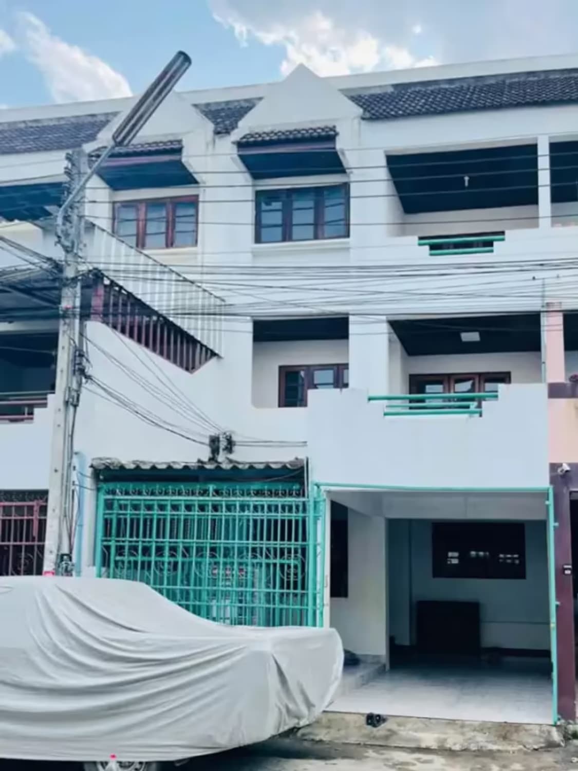 4 Bedroom House - Image 6