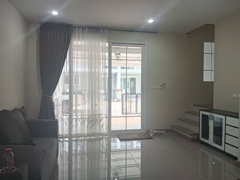 3 Bed Townhouse for Rent in Mueang Chiang Mai