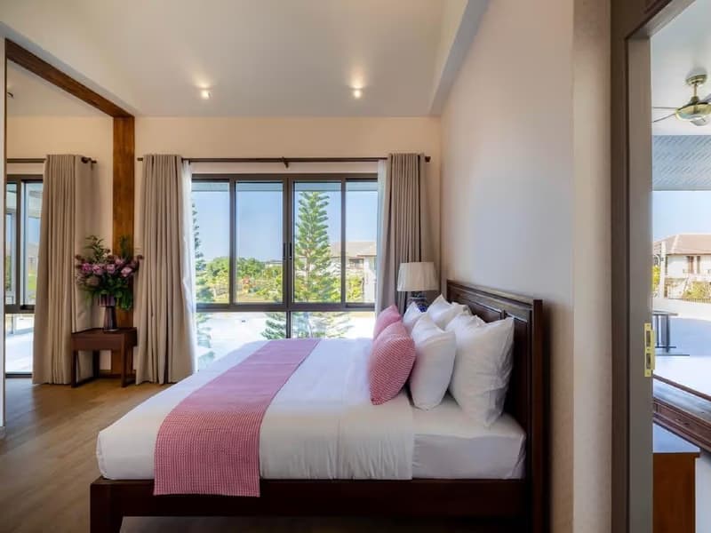 5 Bed House for Sale in Saraphi District