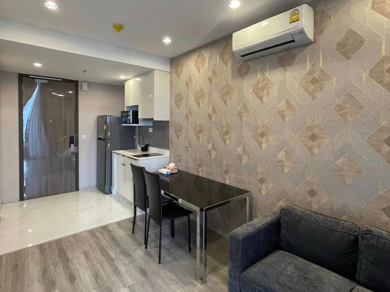 1 Bedroom Condo