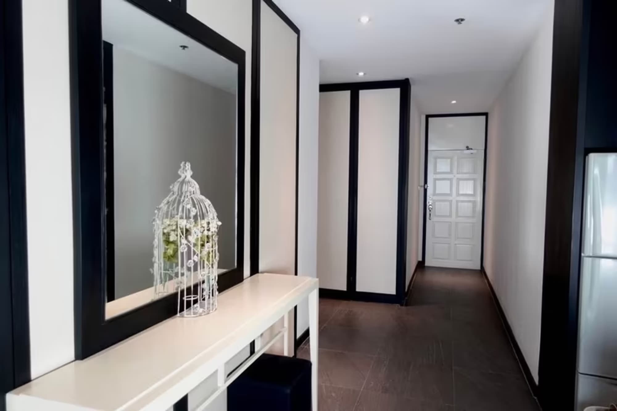 Condo for Rent at President Place   - Image 4