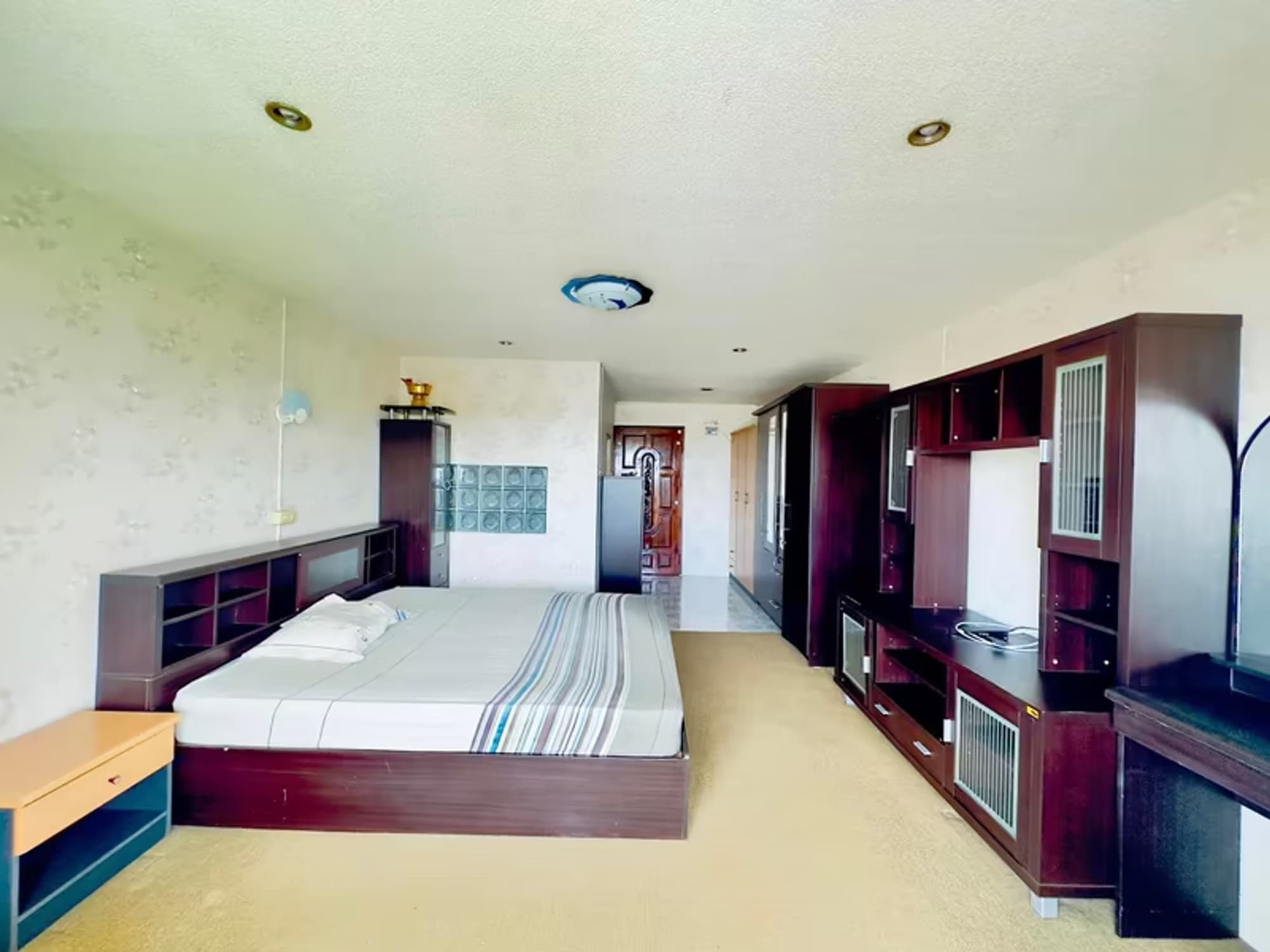 1 Bedroom Condo - Image 3