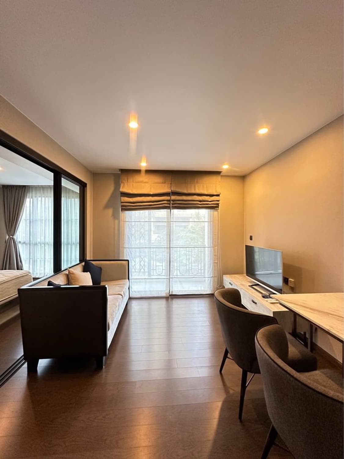 1 ห้องนอน Condo สำหรับ จำหน่าย ใกล้ Chit Lom BTS - Image 1
