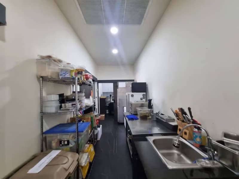 Commercial/Shophouse for Rent in Bang Kapi, Huai Khwang