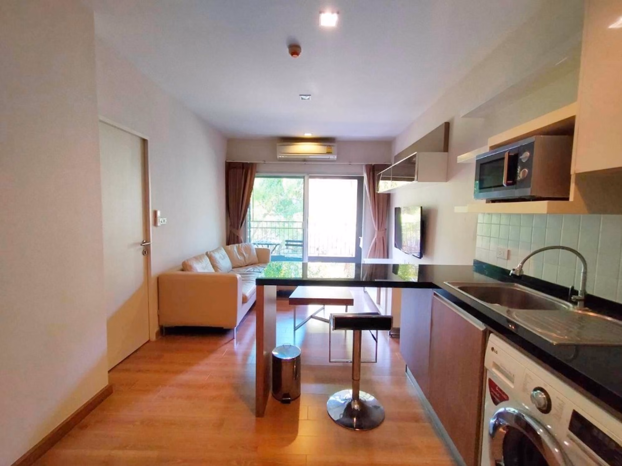1 Bed Condo for Sale in Khlong Toei - Image 3