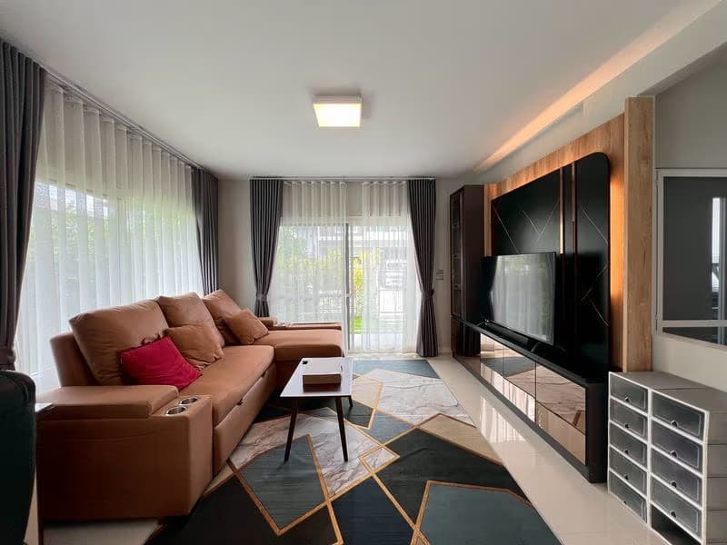4 Bed House for Rent in San Kamphaeng