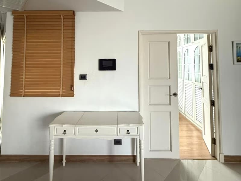 2 Bed Condo for Rent and Sale in Huai Khwang